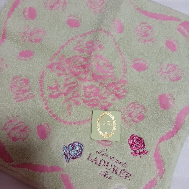 LADUREE(ラデュレ)の値下げ📌ラデュレ☆大判タオルハンカチ🌹 レディースのファッション小物(ハンカチ)の商品写真