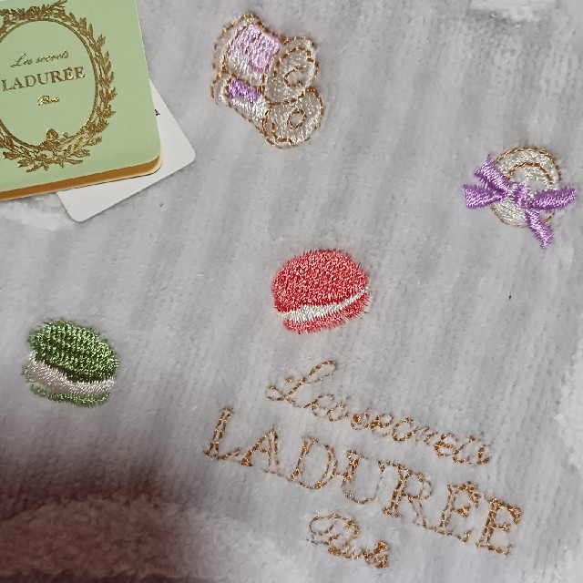 LADUREE(ラデュレ)の値下げ📌ラデュレ☆大判タオルハンカチ レディースのファッション小物(ハンカチ)の商品写真