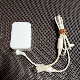 エヌティティドコモ(NTTdocomo)のACアダプタ04　ドコモ　純正(バッテリー/充電器)