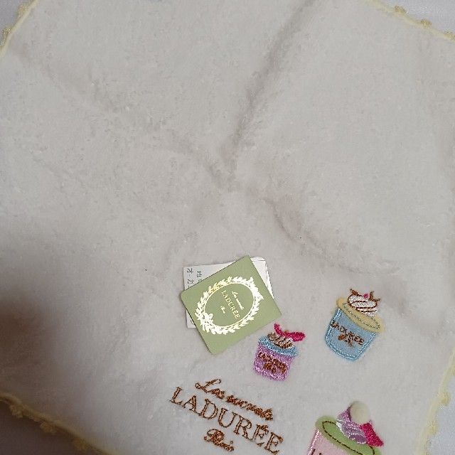 LADUREE(ラデュレ)の値下げ📌ラデュレ☆大判タオルハンカチ レディースのファッション小物(ハンカチ)の商品写真