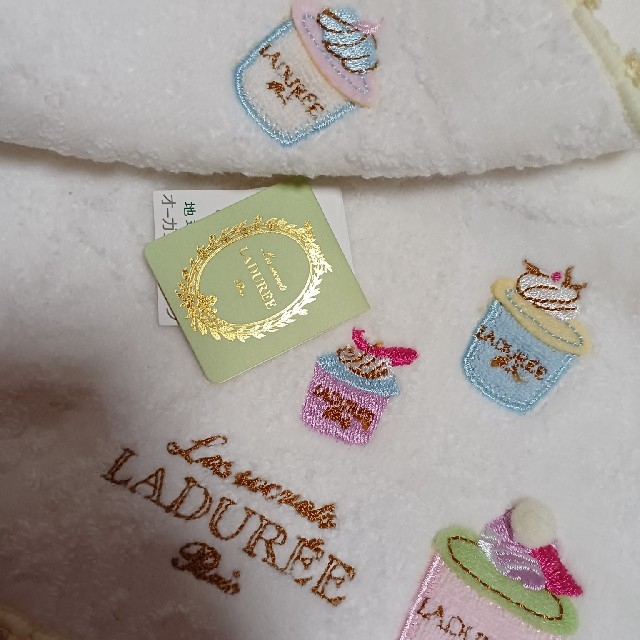 LADUREE(ラデュレ)の値下げ📌ラデュレ☆大判タオルハンカチ レディースのファッション小物(ハンカチ)の商品写真