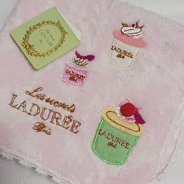 LADUREE(ラデュレ)の値下げ📌ラデュレ☆大判タオルハンカチ レディースのファッション小物(ハンカチ)の商品写真