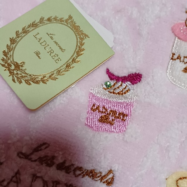 LADUREE(ラデュレ)の値下げ📌ラデュレ☆大判タオルハンカチ レディースのファッション小物(ハンカチ)の商品写真