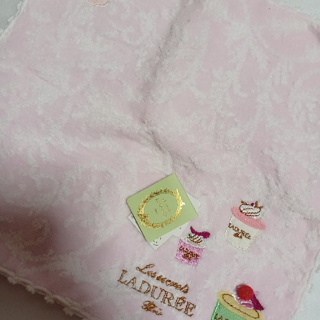 LADUREE(ラデュレ)の値下げ📌ラデュレ☆大判タオルハンカチ レディースのファッション小物(ハンカチ)の商品写真