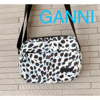 新品未使用✩GANNI ガニー ボディバッグ ショルダーバッグ