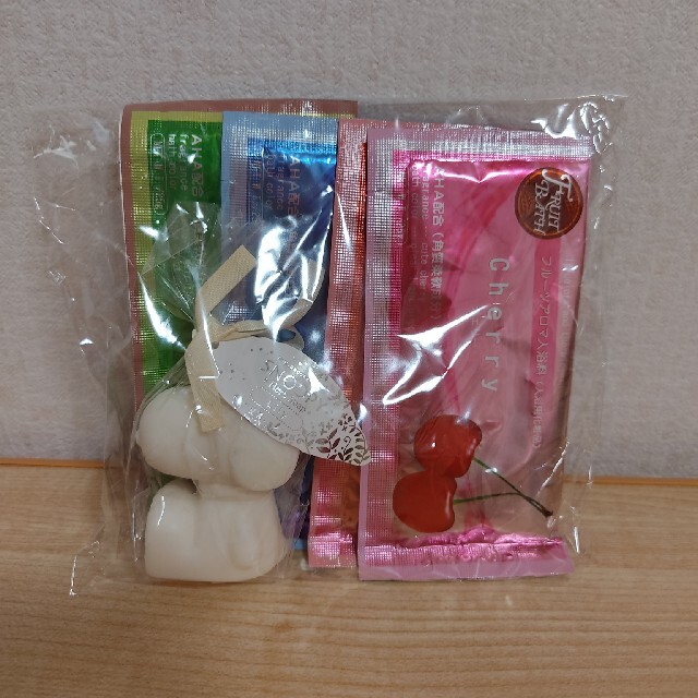 SNOOPY(スヌーピー)の入浴剤と石鹸セット コスメ/美容のボディケア(入浴剤/バスソルト)の商品写真