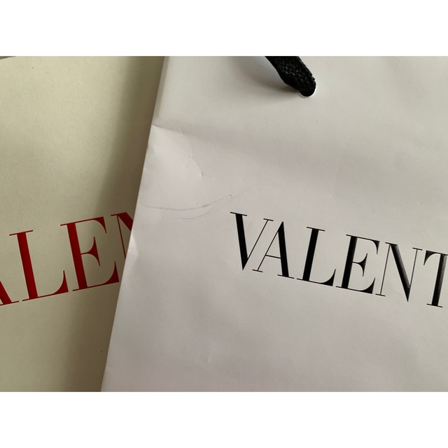 VALENTINO(ヴァレンティノ)のValentino ヴァレンティノ 箱　ショッパー レディースのバッグ(ショップ袋)の商品写真