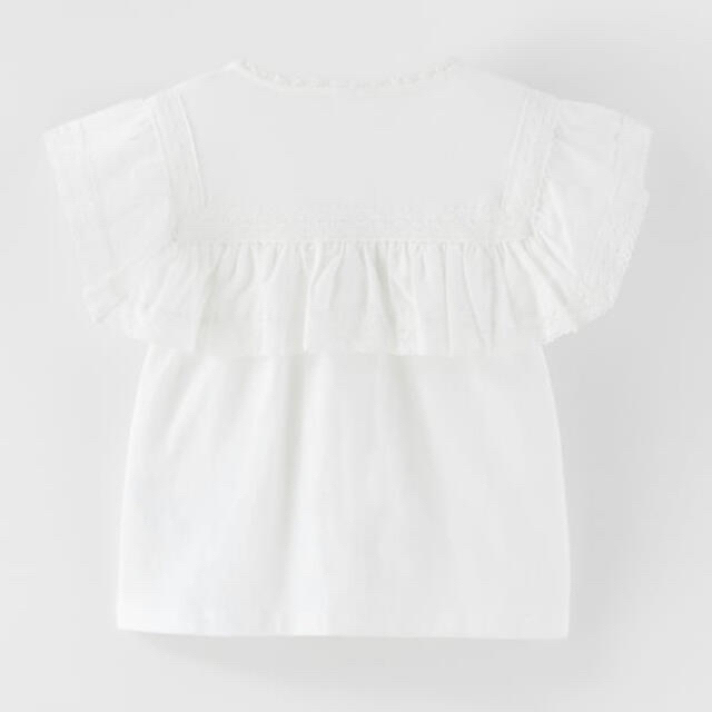 ZARA(ザラ)のZARA レースディテール入りTシャツ　ブラウス レディースのトップス(Tシャツ(半袖/袖なし))の商品写真