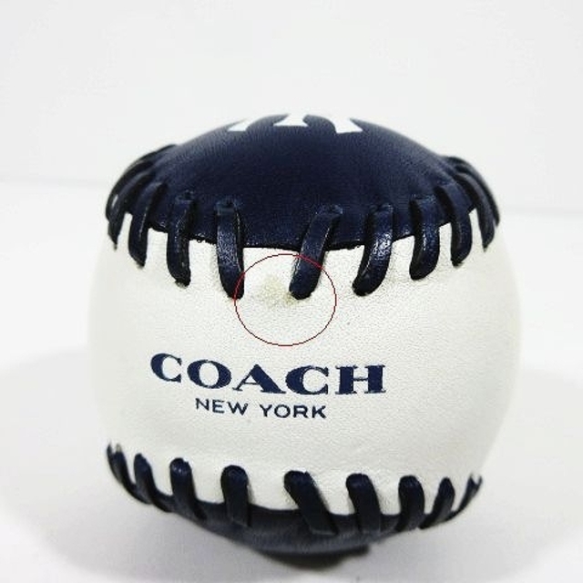 COACH(コーチ)のCOACH ×MLB NY ヤンキース 野球ボール ペーパーウェイト ▲A8 スポーツ/アウトドアの野球(記念品/関連グッズ)の商品写真