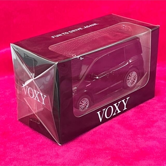 新品・未使用品！トヨタ VOXY 80系　後期型　プルバックカー エンタメ/ホビーのおもちゃ/ぬいぐるみ(ミニカー)の商品写真