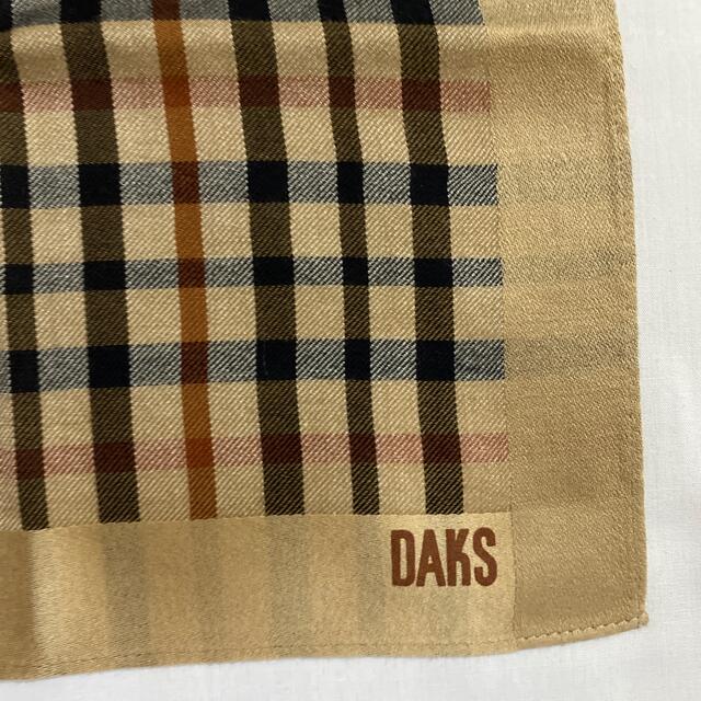 DAKS(ダックス)のダックス　DAKS ハンカチ　中古美品　ゴールド　#2157 レディースのファッション小物(ハンカチ)の商品写真