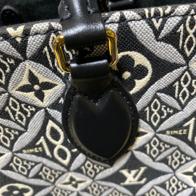 LOUIS VUITTON(ルイヴィトン)のオンザゴーGM since1854 レディースのバッグ(ショルダーバッグ)の商品写真