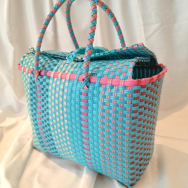 ピクニックバッグ 蓋付きカゴバッグ ブルーの通販 by Sarah's ピクニックバッグ 蓋付きカゴバッグ ブルーの通販 by Sarah's