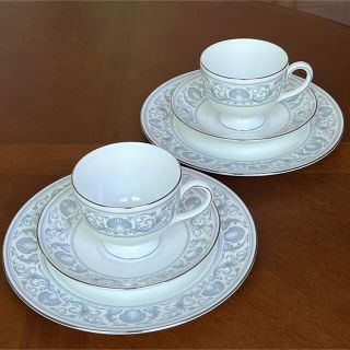 ウェッジウッド(WEDGWOOD)の【黒壺美品】ウェッジウッド★ドルフィンホワイト★トリオ　ペア(食器)