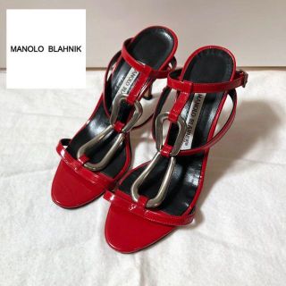 マノロブラニク　ストラップサンダル　RED