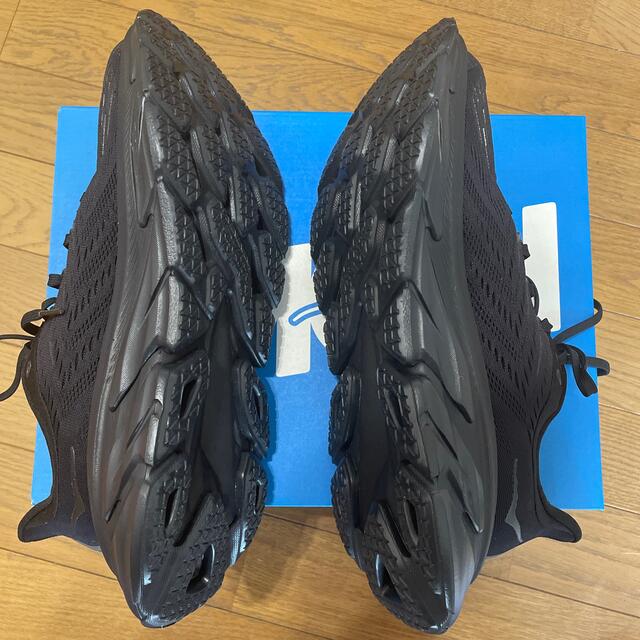 【新品未使用】HOKA ONEONE クリフトンエッジ　ホカオネオネ