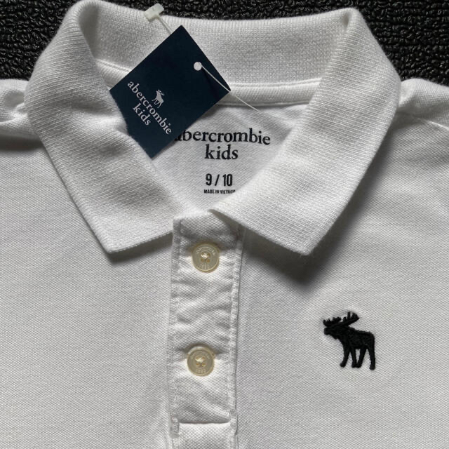 Abercrombie&Fitch(アバクロンビーアンドフィッチ)のabercrombiekidsアバクロンビー刺繍ポロシャツUS9/10 新品 キッズ/ベビー/マタニティのキッズ服男の子用(90cm~)(Tシャツ/カットソー)の商品写真