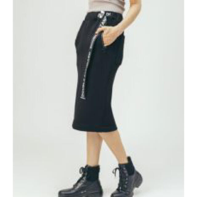 DOUBLE STANDARD CLOTHING(ダブルスタンダードクロージング)の人気❣️DOUBLE STANDARD CLOTHING⛄️ダンボールスカート黒 レディースのスカート(その他)の商品写真