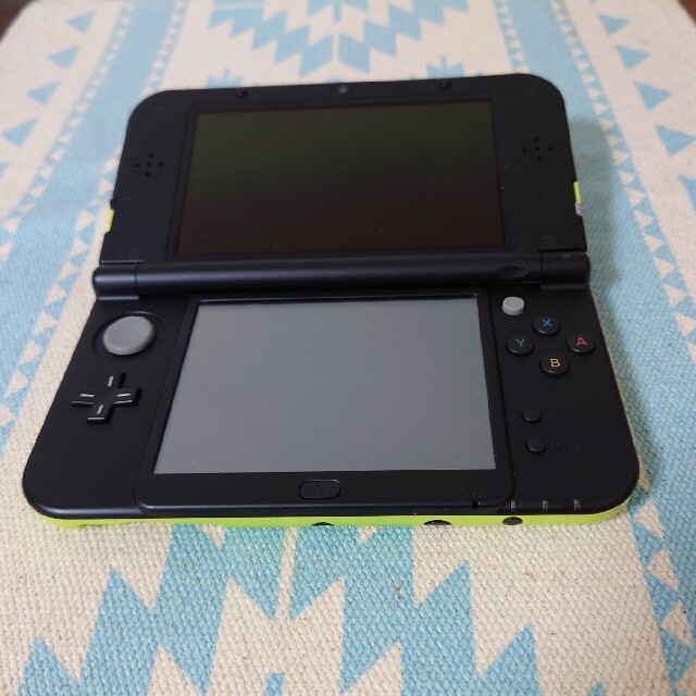 「Newニンテンドー3DS LL ライム×ブラック」液晶綺麗 1