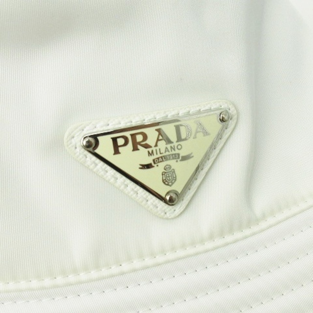 PRADA(プラダ)のプラダ 近年 バケットハット 三角プレート ナイロン 白 ■SM0 ☆AA★ レディースの帽子(その他)の商品写真