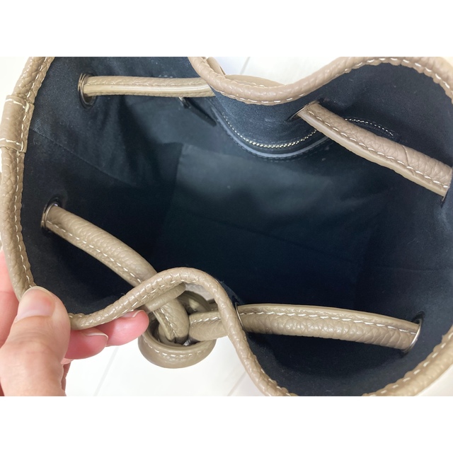 TOMORROWLAND(トゥモローランド)のvasic BOND MINI 43 TAUPE レディースのバッグ(ショルダーバッグ)の商品写真