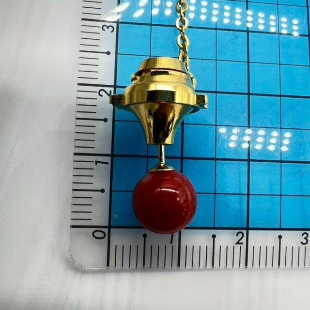 サンゴ　ワンポイントブローチ　K18 レディースのアクセサリー(ブローチ/コサージュ)の商品写真