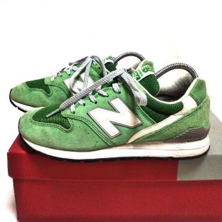 ニューバランス(New Balance)のNEW BALANCE   996  グリーン  23.5(スニーカー)