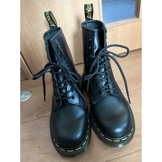 ドクターマーチン Dr.Martens 8ホール 4uk 23cm 【保存版】 6300円 www ...