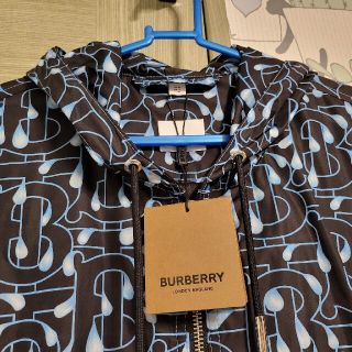 バーバリー(BURBERRY)の激レアバーバリー限定ナイロンジャケット未使用ナイロンパーカー限定サックスレイン雨(ナイロンジャケット)