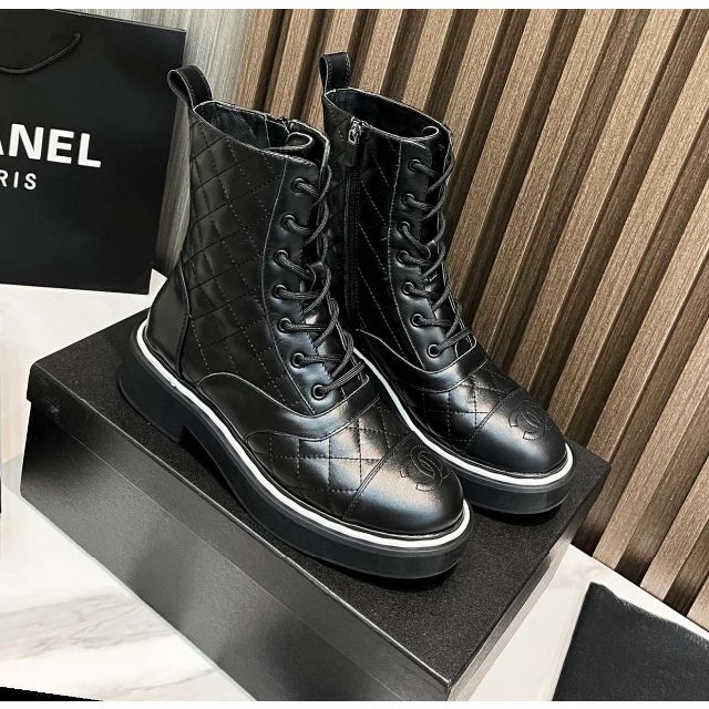 超人気 CHANEL ショートブーツu3000レザー シンプル 商品の状態 本日