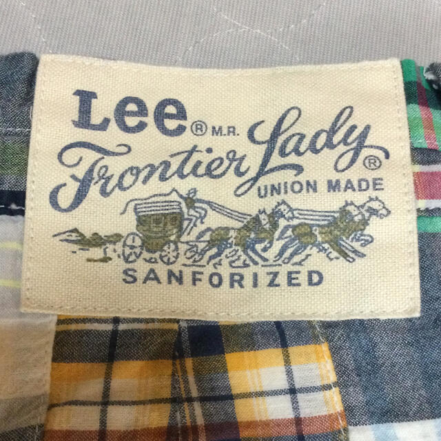 Lee(リー)の値下げ ¥1888→¥1333  Lee  パッチワークショートパンツ XS レディースのパンツ(ショートパンツ)の商品写真