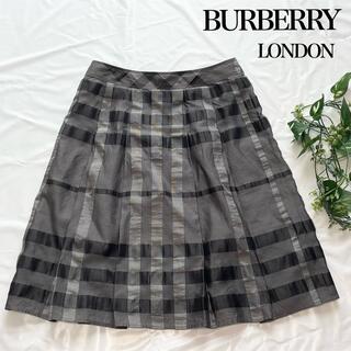 バーバリー(BURBERRY)のBurberry London スカート　チェック　サイズ38  美品　上品(ひざ丈スカート)