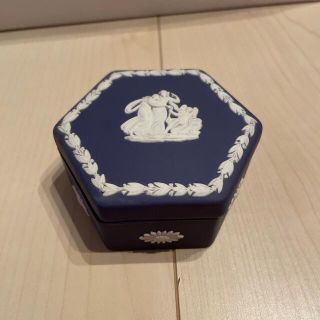 ウェッジウッド(WEDGWOOD)のウエッジウッド　置物　入れ物(小物入れ)