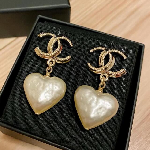 CHANEL ロゴ ハート ピアス-