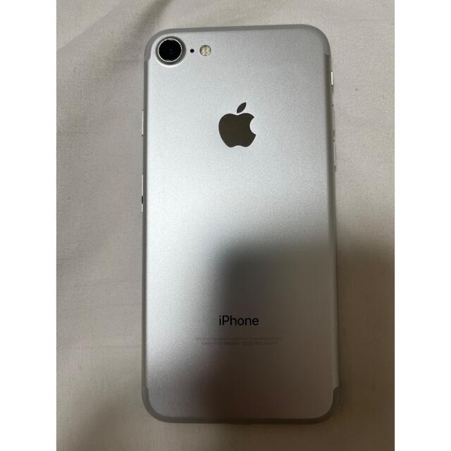 Apple(アップル)のiphone7 32GB シルバー スマホ/家電/カメラのスマートフォン/携帯電話(スマートフォン本体)の商品写真