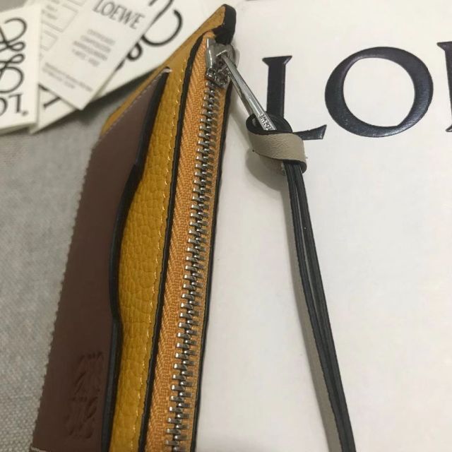 美品 LOEWE ロエベ フラグメントケース 小銭入れ 定期入れ レザー 人気