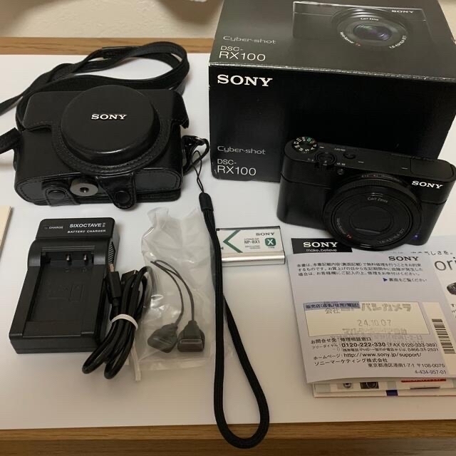 SONY(ソニー)のSONY Cyber−Shot RX DSC-RX100 ケース付き スマホ/家電/カメラのカメラ(コンパクトデジタルカメラ)の商品写真