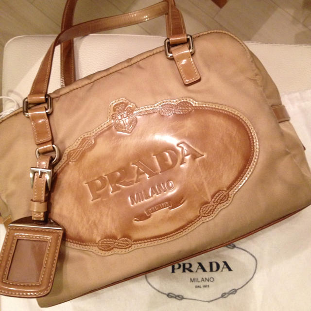 PRADA - PRADA♡レザー型押しロゴバッグ♡の通販 by YuRi♡'s shop