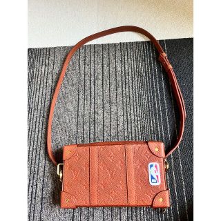 LOUIS VUITTON - LOUIS VUITTON ルイヴィトン NBA×LVソフトトランク美 ...