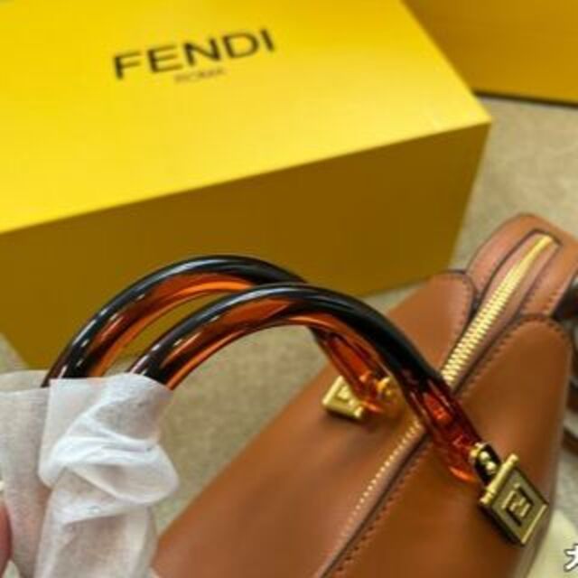 新品未使用】FENDI フェンディ バイザウェイ ミニ ショルダーバッグ