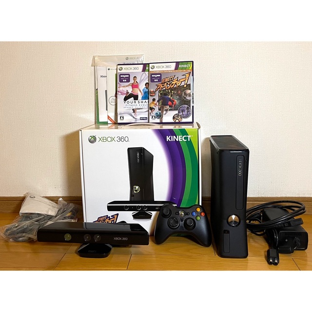 Xbox360(エックスボックス360)のXBOX360 エックスボックス360　KINECT キネクト エンタメ/ホビーのゲームソフト/ゲーム機本体(家庭用ゲーム機本体)の商品写真