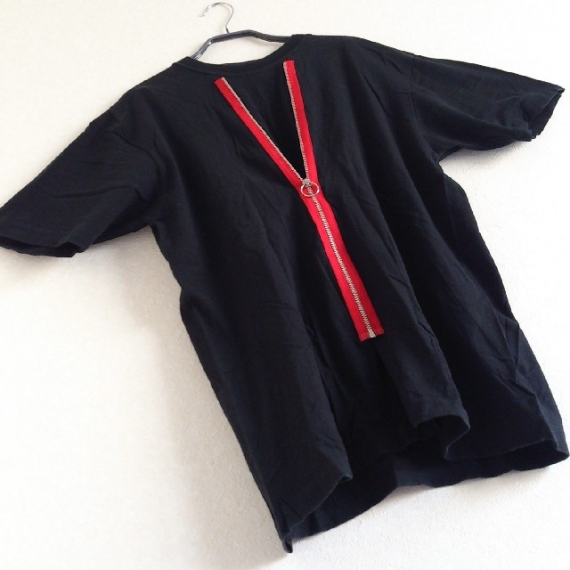 ◆27 入手困難 レア 当時物 90s ビンテージ 赤 ジップ Tシャツ 黒 赤 メンズのトップス(Tシャツ/カットソー(半袖/袖なし))の商品写真