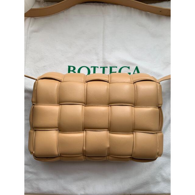 Bottega Veneta(ボッテガヴェネタ)の【 美品 】 ボッテガヴェネタ BOTTEGA VENETA パデットカセット レディースのバッグ(ショルダーバッグ)の商品写真
