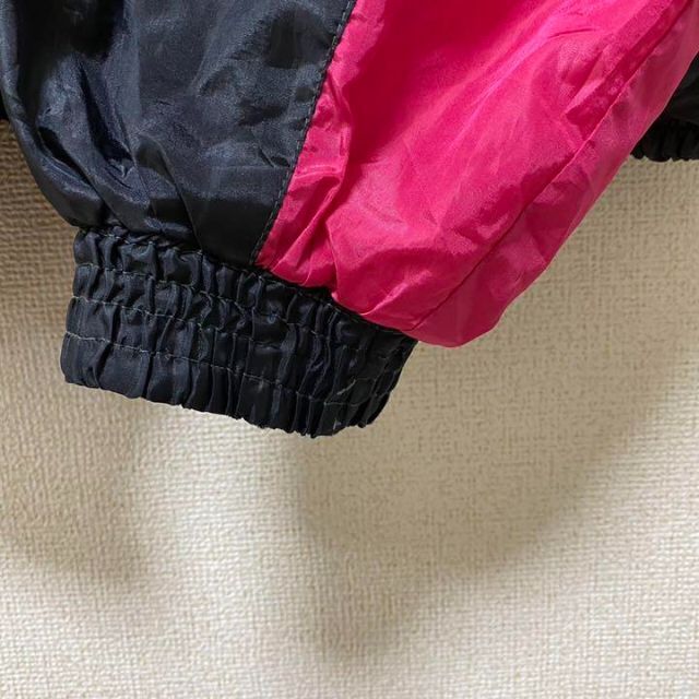 natuRAL vintage(ナチュラルヴィンテージ)のナイロンジャケット　パッチワーク風　アート柄　太アーム　XXL 半袖切り替え メンズのジャケット/アウター(ナイロンジャケット)の商品写真