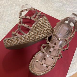 ヴァレンティノ ウェッジサンダルの通販 59点 | VALENTINOを買うならラクマ
