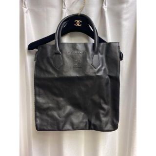 ジバンシィ(GIVENCHY)のジバンシー　型押し　ロゴ　トートバッグ(トートバッグ)