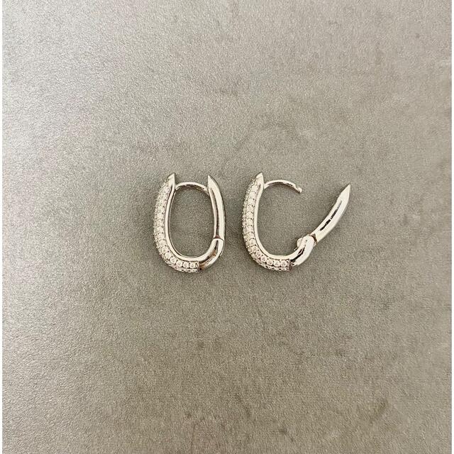 UNITED ARROWS(ユナイテッドアローズ)のUNITED ARROWS OVAL PAVE ピアス シルバー レディースのアクセサリー(ピアス)の商品写真