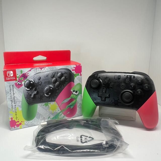 Nintendo Switch(ニンテンドースイッチ)のNintendo Switch 純正品 プロコン スプラトゥーン2 エンタメ/ホビーのゲームソフト/ゲーム機本体(家庭用ゲーム機本体)の商品写真