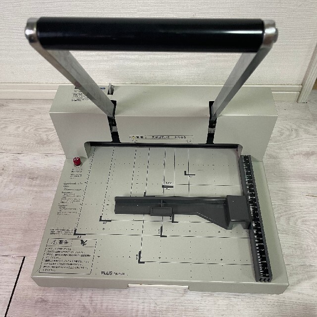 雑誌で紹介された PLUS プラス かんたん替刃交換断裁機 PK-513LN