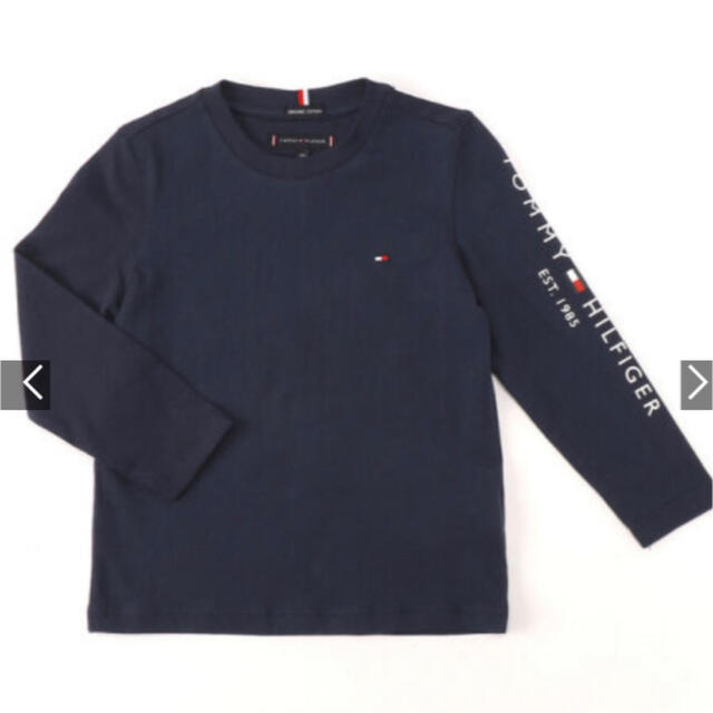 TOMMY HILFIGER(トミーヒルフィガー)の新品　トミーヒルフィガー ネイビー　ベーシックフラッグロングスリーブTシャツ　　 キッズ/ベビー/マタニティのキッズ服男の子用(90cm~)(Tシャツ/カットソー)の商品写真